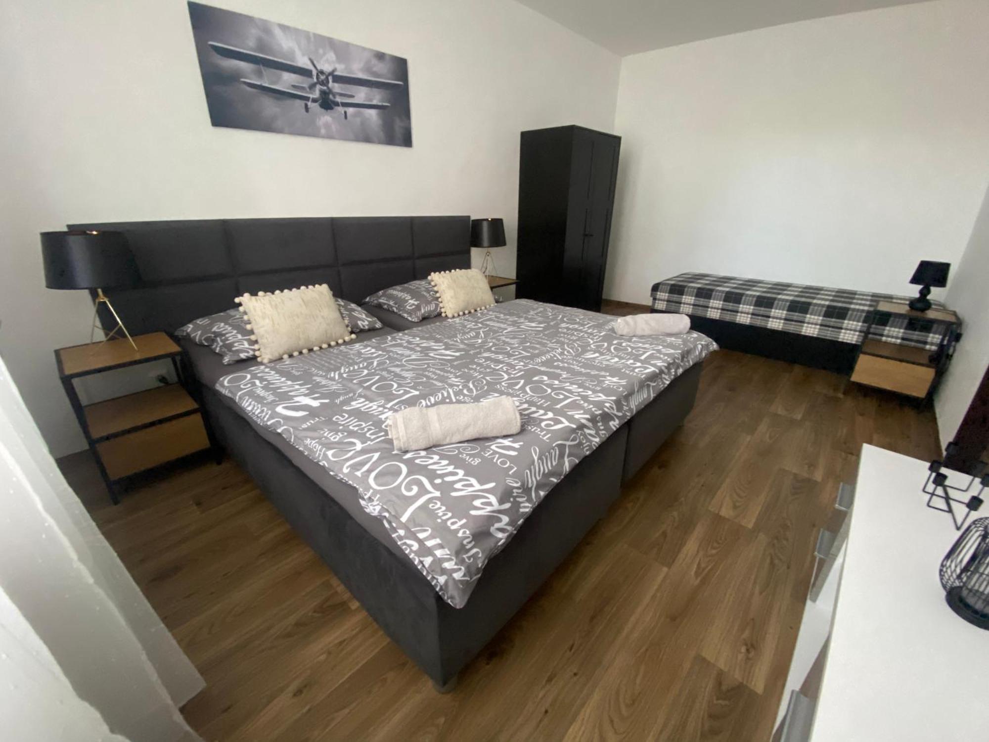 Cerna Ruze - Apartman 3 Plzen Exterior photo
